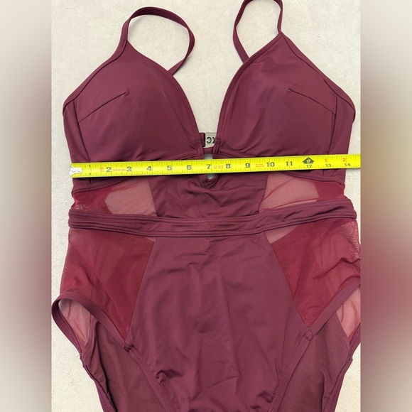 Kenneth Cole Reaction One Piece Swimsuit Womens Large Burgundy Mesh Panel Cutout - Picture 2 of 9